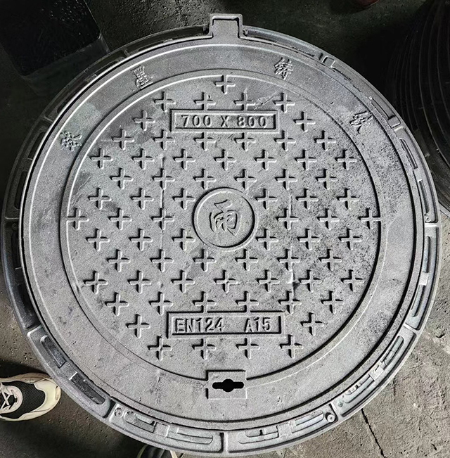 铸铁井盖